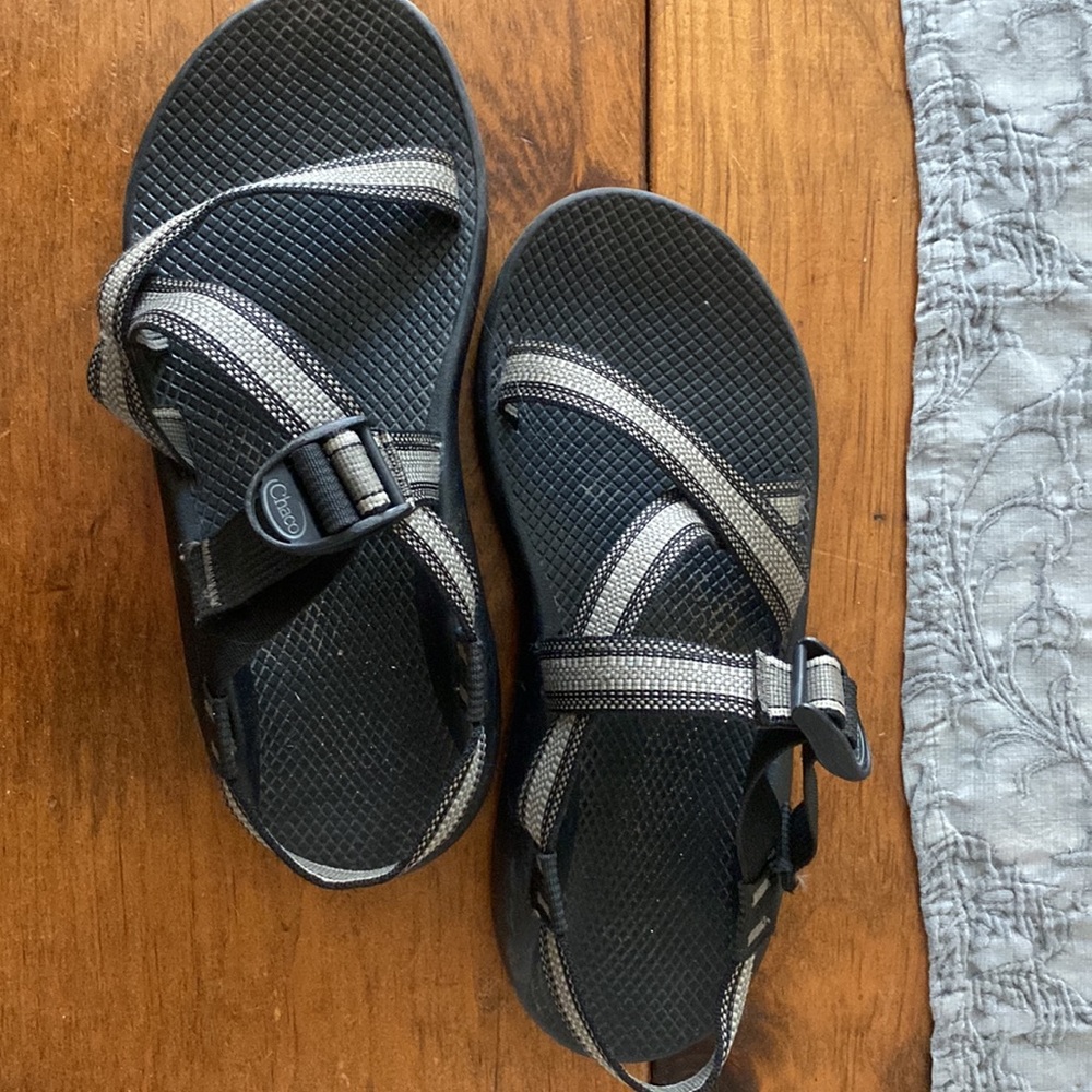 Men’s size 11 Chacós